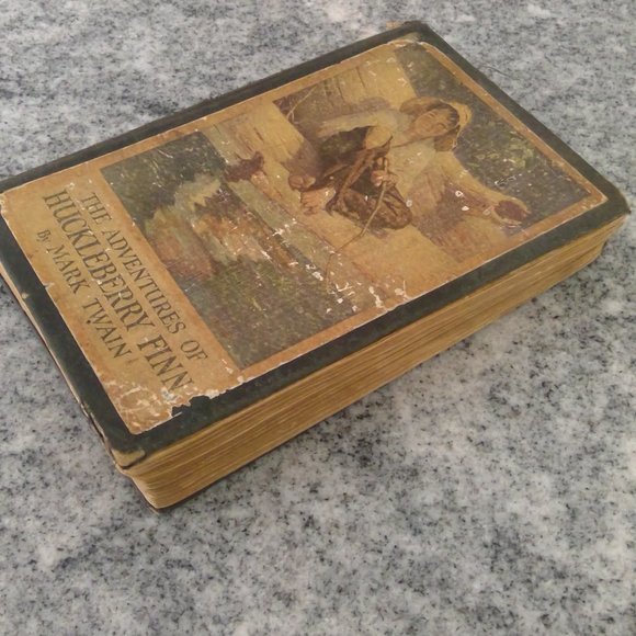 Vintage 1923 Edition of Mark Twain Book - Picture 12 of 13